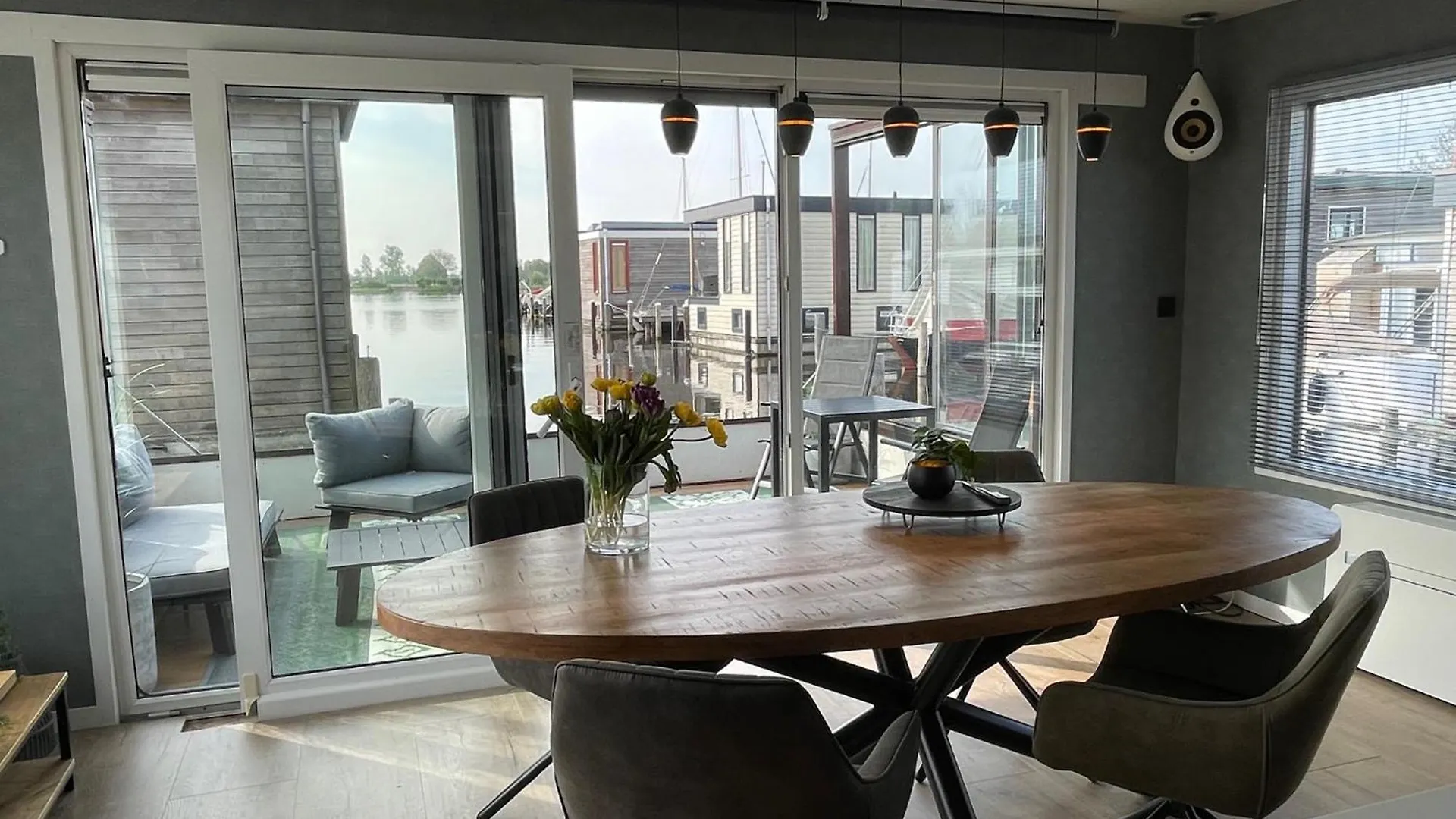 Poellodge Xl, Houseboat Met Whirlpool En Sauna Aalsmeer Niederlande