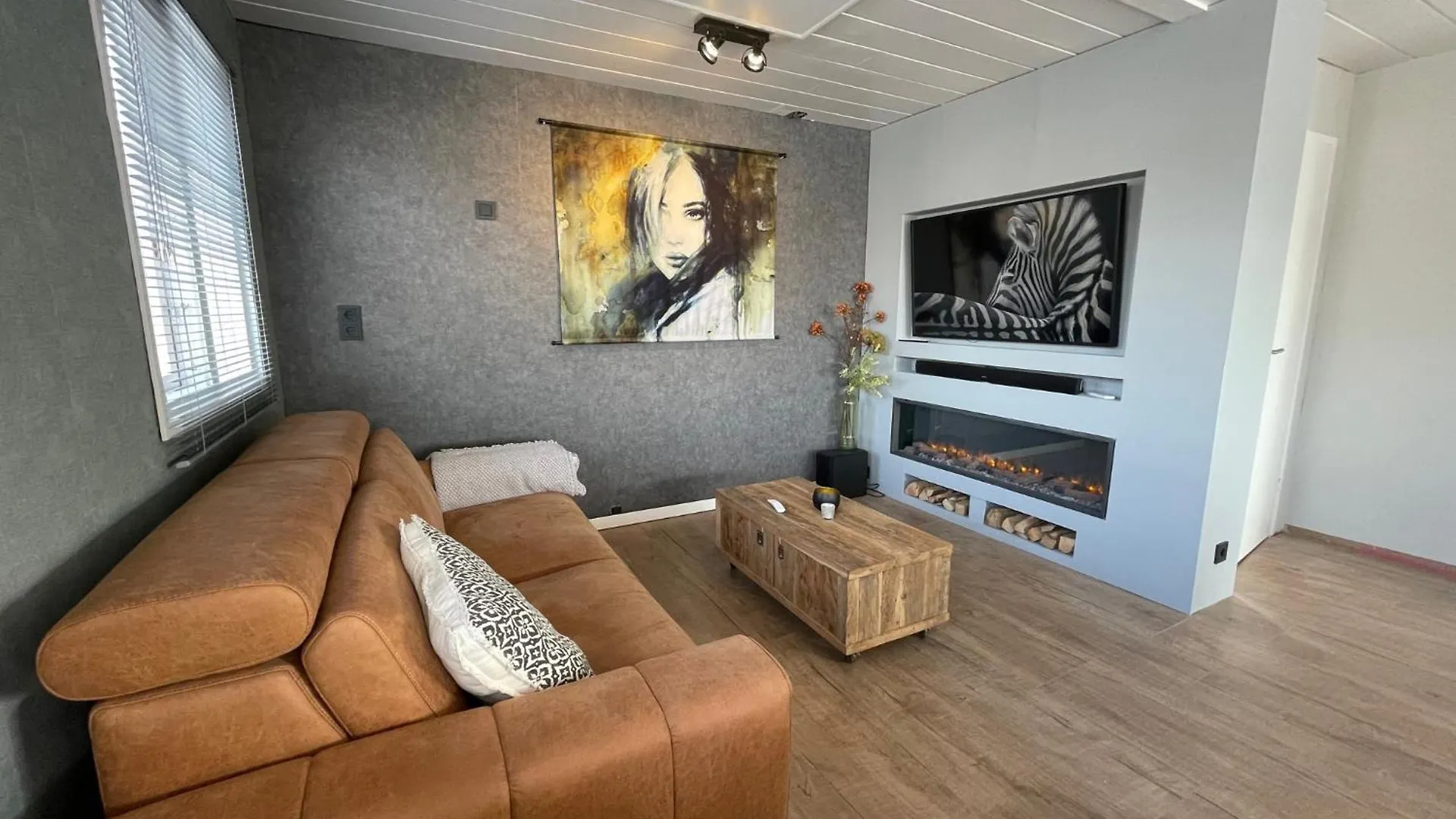 Poellodge Xl, Houseboat Met Whirlpool En Sauna Aalsmeer