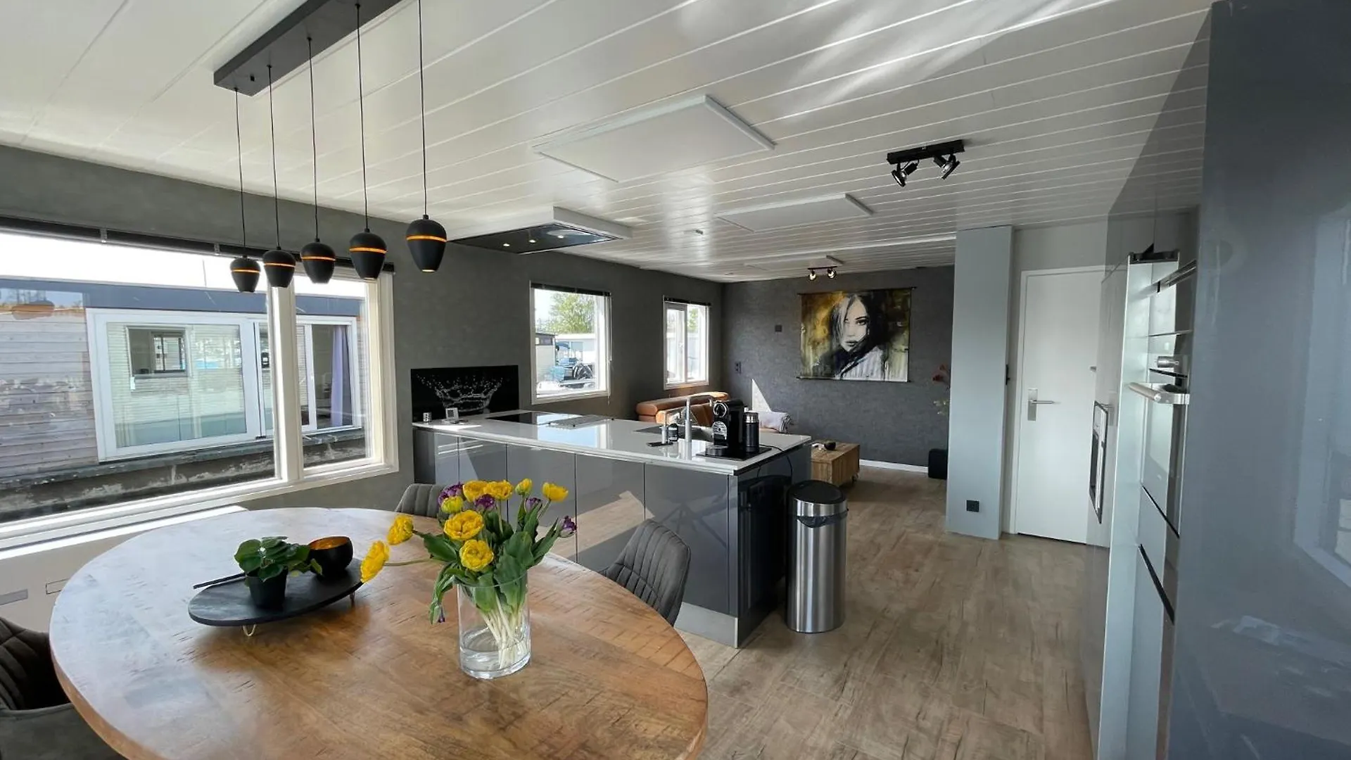 Poellodge Xl, Houseboat Met Whirlpool En Sauna Aalsmeer